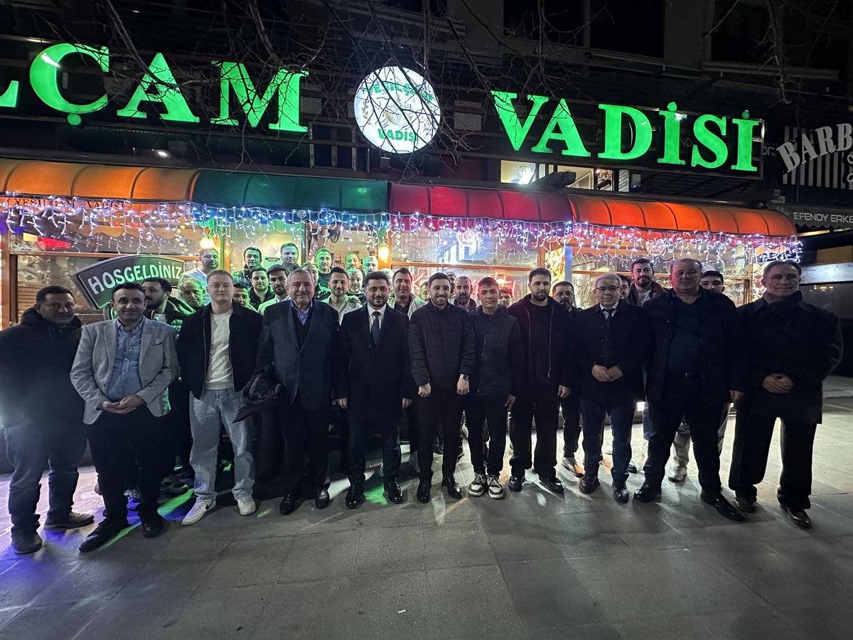 Güneşli Mahallesi’nde İlçe Başkanımız Mikail Çakır’ın katılımı ile kıymetli esnaflarımızla sahurda bir araya geldik. 🌙

Alın teriyle mahallemize değer katan esnaflarımızla aynı sofrayı paylaşarak sohbet ettik, Ramazan’ın bereketini birlikte yaşadık. Birlik ve dayanışma