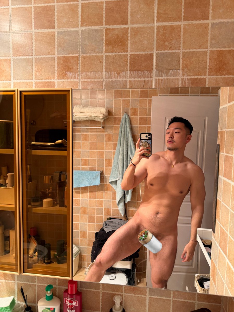 quebaner tweet media