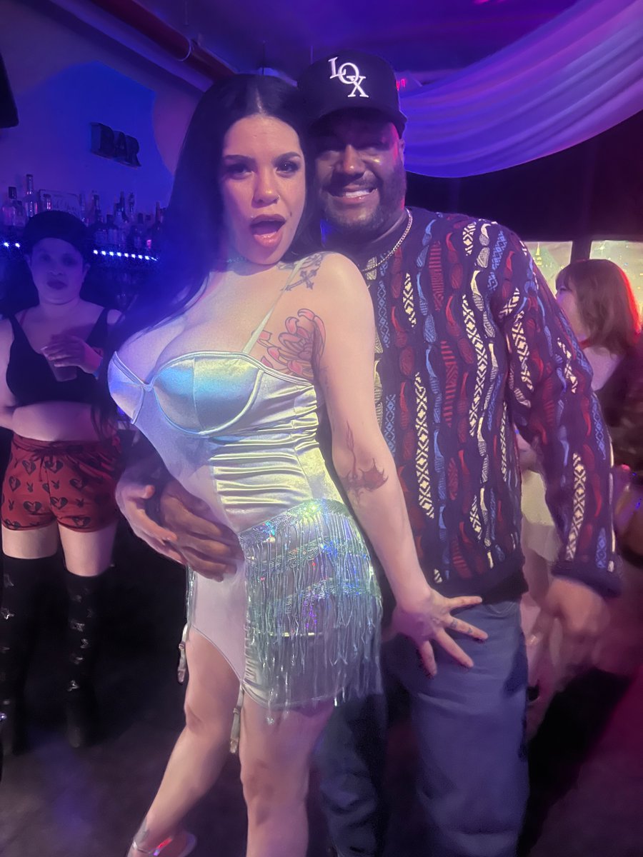 1Count11076098's tweet photo. Count and Savanna Ginger for her bday Friday in Brooklyn. Dope soul and a lot of fun at the Party. https://t.co/GyMpDS84MD