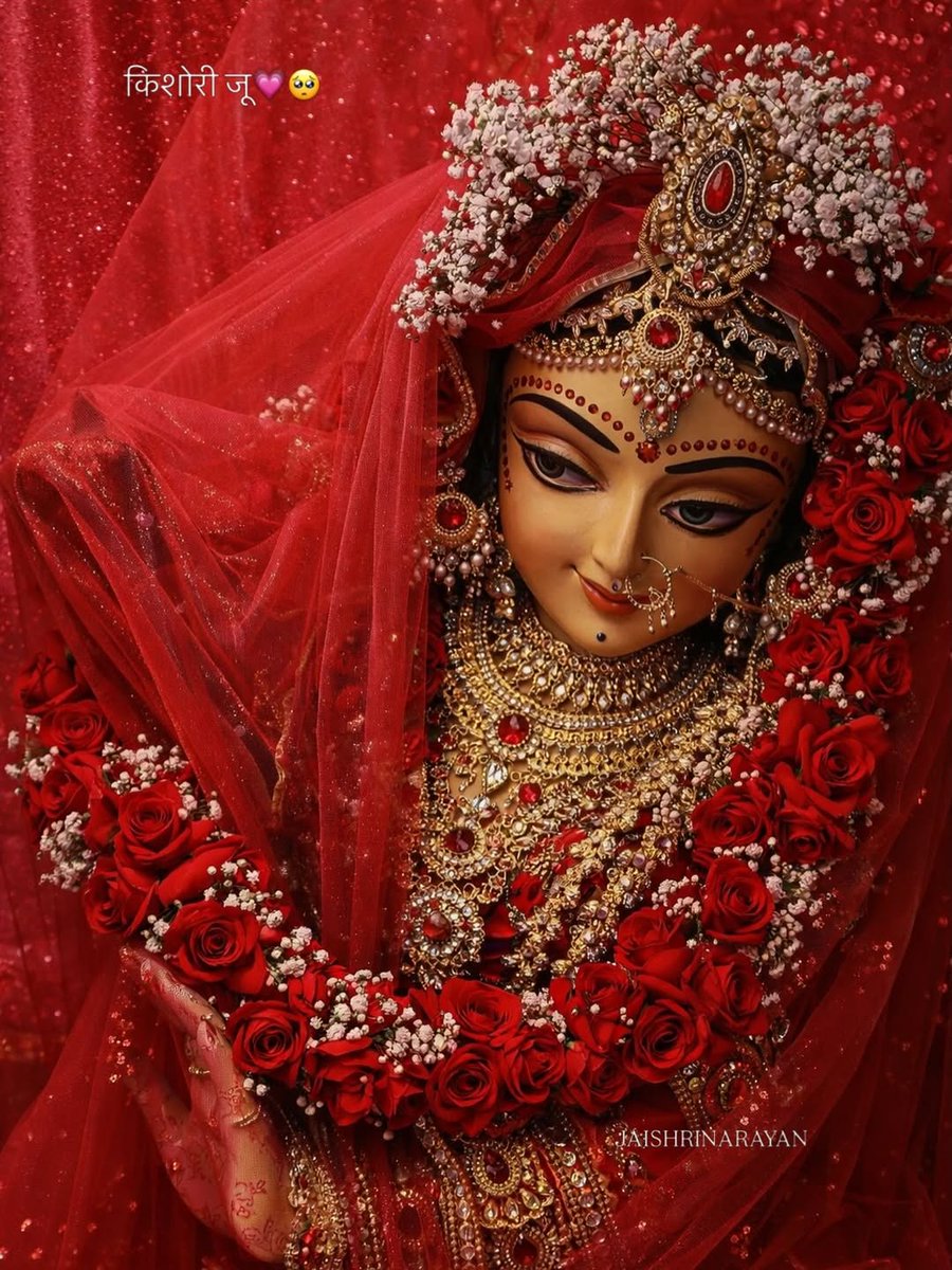 RadhaMarg's tweet photo. त्रिलोक सुंदरी ♥️ https://t.co/SSnuJ4f129