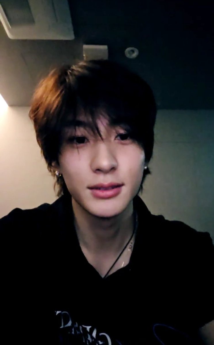 น้องแอนตันน่ารักจริง ๆ ไปดูสถิติว่ายน้ำของเอสด้วย ถึงว่าน้องลงรูปแล้วใช้แท็ก #estissuperfast #🦈🐬 น่ารักๆๆๆๆๆๆ