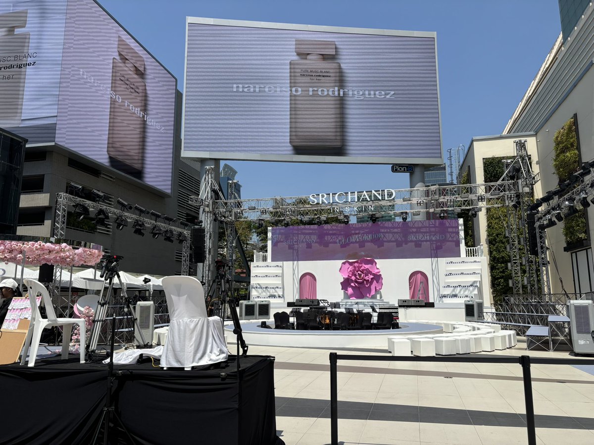 BabybirdFah's tweet photo. แง้พี่ศรีจันทร์ทำดีทำถึงมากสตาฟน่ารักไม่เหวี่ยงตีมงานน่ารักมากจริงๆดีใจอ่ะดีแบมเป็นพรีเซนเตอร์ศรีจันทร์ขอบคุณศรีจันทร์ที่เบือกพี่แบมน้าาา🐍💚💗🐥 #SrichandPDRNxBamBam @srichand1948 https://t.co/ZzwIysAy2Y