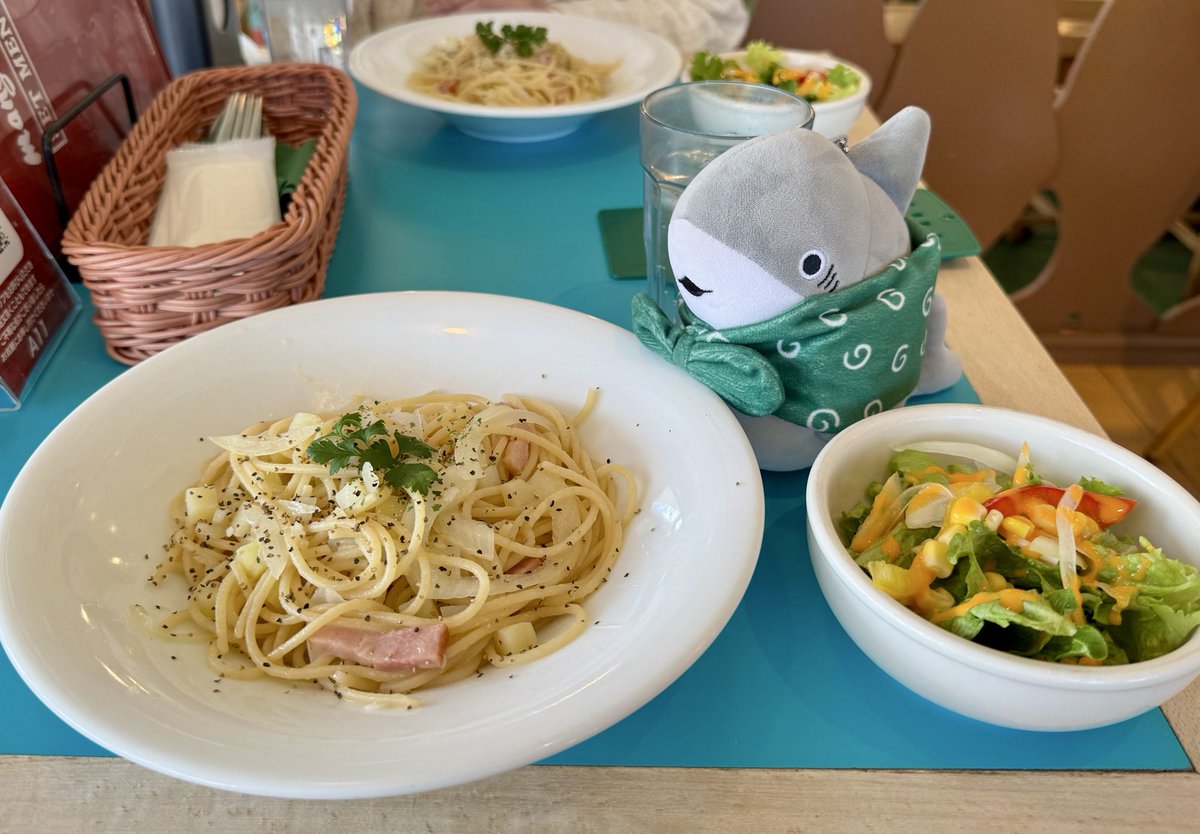 これが水族館デートか……！楽しい、楽しい……(*´﹃｀*)！！！自由にみて