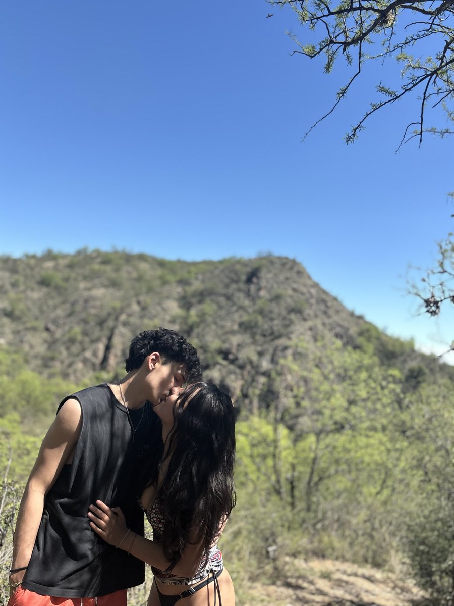 alma_pappini's tweet photo. se q fue ayer y q te desinstalaste twitter hace meses pero no quería dejar d escribirte por acá. felices 19 amor d mi vida, te amo hoy y siempre🤍 https://t.co/FkT2hLo75q