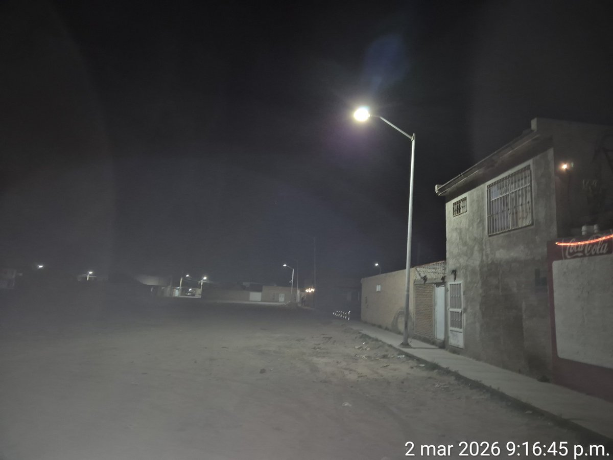 PPabloeas's tweet photo. Buenas noches @josejoseantonio @spublicos_dgo @DurangoCap @urbano_dgo en frac Geraldin las luminarias sobre el lote baldio siguen sin prender por favor ayúdenos con esa reparación @Canal12Dgo @heber_noti121ed @canal10durango @Sallvatoree #Durango https://t.co/FknPAbIFe5