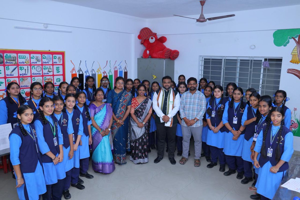 ScienceCityAP's tweet photo. School Science Fair 2026 at Madanapalle – Encouraging Young Scientific Minds!
The School Science Fair 2026 was successfully organized at Vijayabharathi English Medium School, Madanapalle, Annamayya District.
#ScienceCityAP
#GovernmentOfAndhraPradesh
#Innovation
#ISRO https://t.co/0w33lBSReH