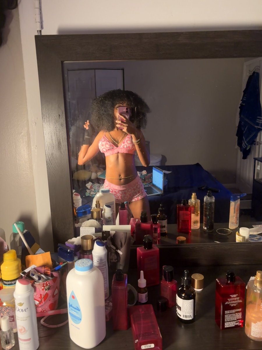 Ms.prettytiny tweet media