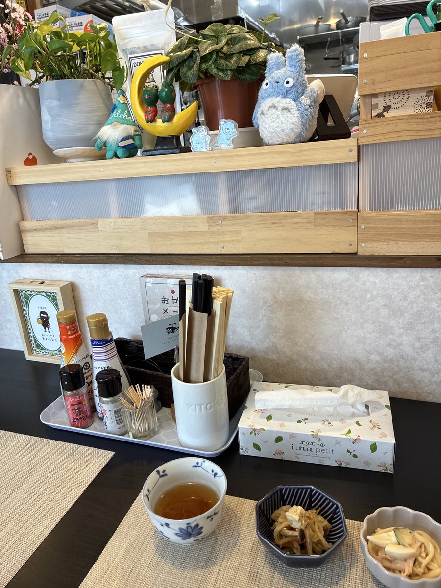 morishige68's tweet photo. 気になってたクジラ食堂さんでランチ😊
一番人気という唐揚げ定食を頂きました。
唐揚げ6個‼︎これで890円って大満足‼︎
朝もぜひ行ってみたいですねー。

#秋田市ランチ 
#クジラ食堂 https://t.co/tr8lrnJtm2