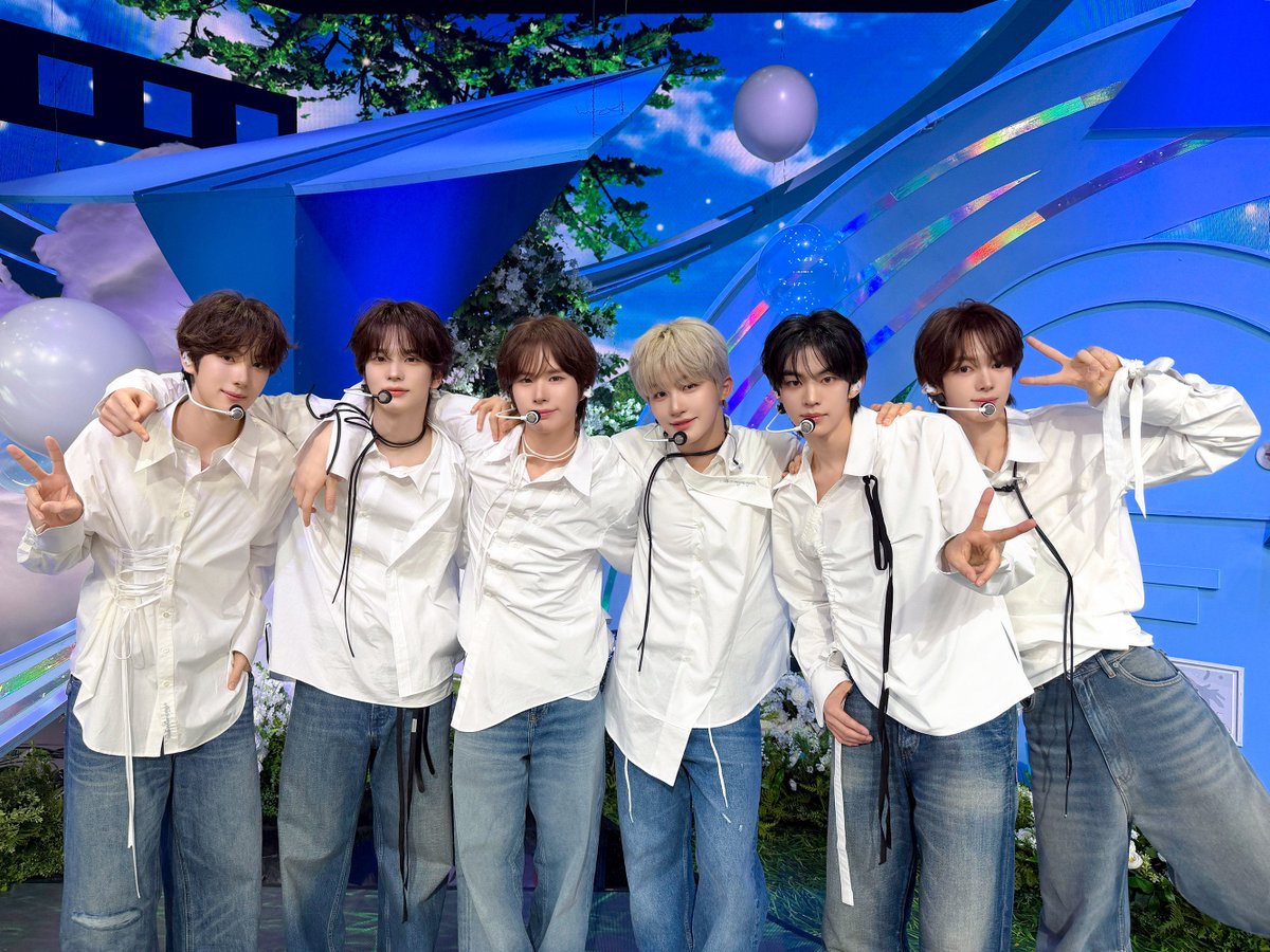 📌 [RECORD]

<a href="/TWS_PLEDIS/">TWS</a> saat ini menjadi satu satunya boygroup generasi ke-5 yang memiliki 3 lagu pada top 100 tangga lagu harian MelOn, Bugs, dan VIBE. Serta menjadi satu satunya boygroup generasi ke-5 yang memiliki 2 lagu pada top 100 tangga lagu harian Genie (3-4/03/2026)