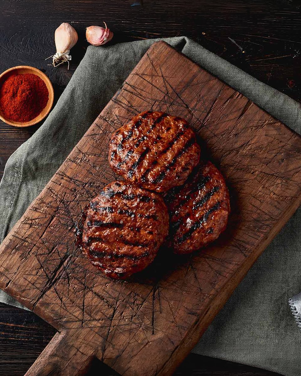 flavourmakers's tweet photo. The end of summer doesn’t mean the end of burgers. A year-round favourite, our Memphis Burger Pre-Mix delivers big and bold smoky BBQ flavour that keeps customers coming back for more. Get in touch with our team for more information. #flavourmakers #createamazingalways https://t.co/msyjZ6HveO