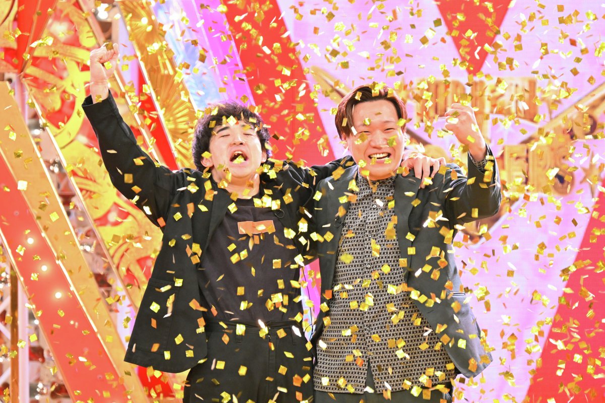 mouse_computer's tweet photo. 📢先日の #ytv漫才新人賞
#ぐろう のお二人、念願の優勝おめでとうございます！🎉

初回の決勝進出からずっと見守っておりましたが、今年はついに掴みましたね……！✊
 
お渡ししたタブレットPCが今後の活動のお役に立ちますように！！🙏✨ https://t.co/ki9bba55JJ