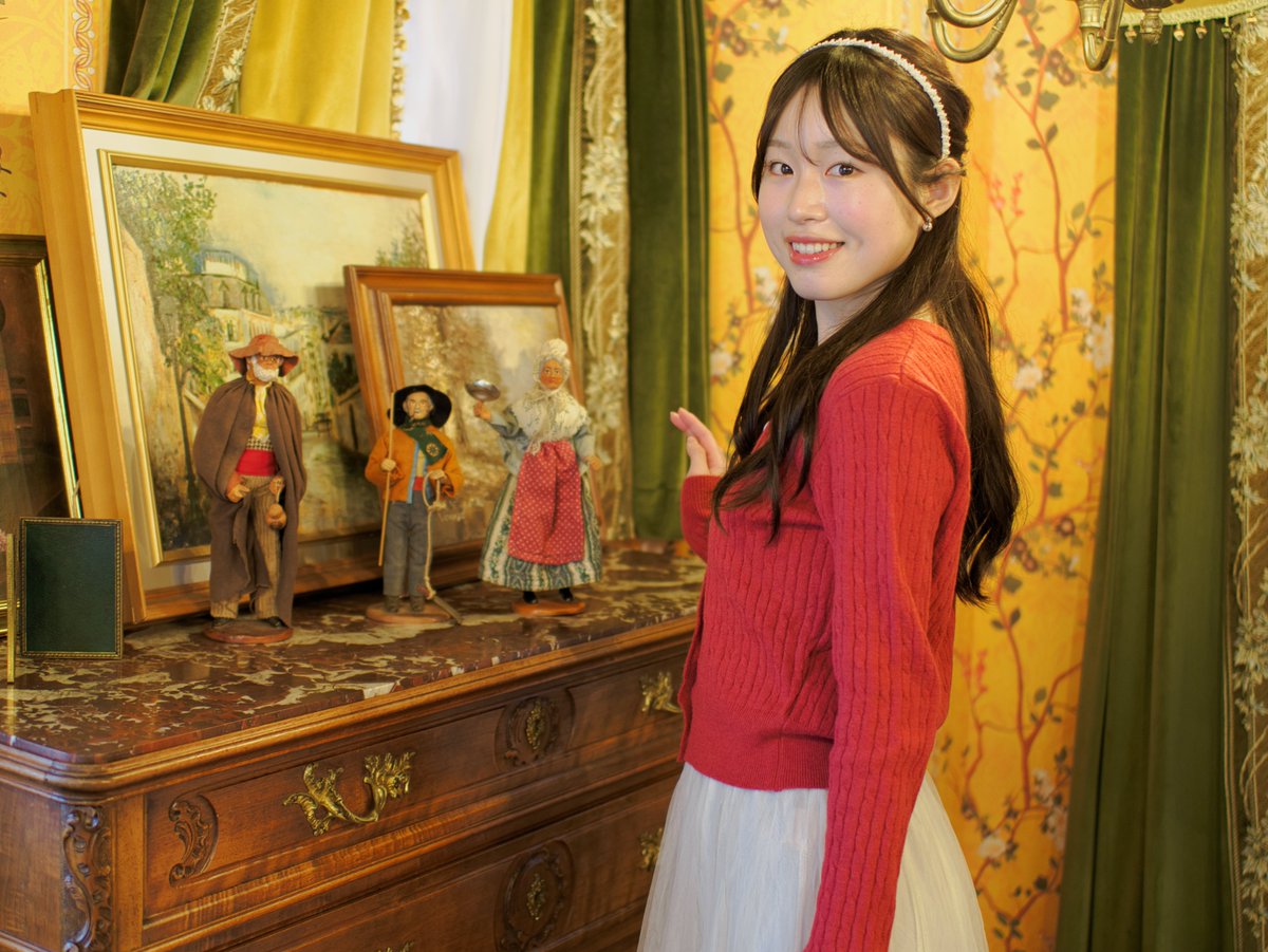 #Relueur撮影会 #Mademoiselle Vol. 22
エクボがチャームポイントのちーちゃんを今年初撮影してきました📷今回はバレンタインに相応しく赤の衣装が美しかったです💖お嬢様のお屋敷探検中🪔#OM1 #LuminarNEO #ポトレモデル