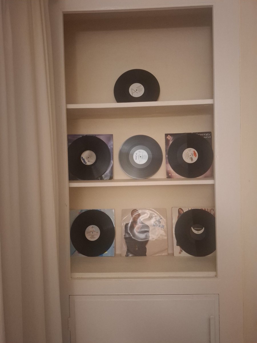 ReadySetChlo3's tweet photo. Ive been pretending that I am a huge record collector. I'm not, found these in a bin. #MusicLovers #Skatedenver #venirialvynal #recordthis https://t.co/fPRypoprtr