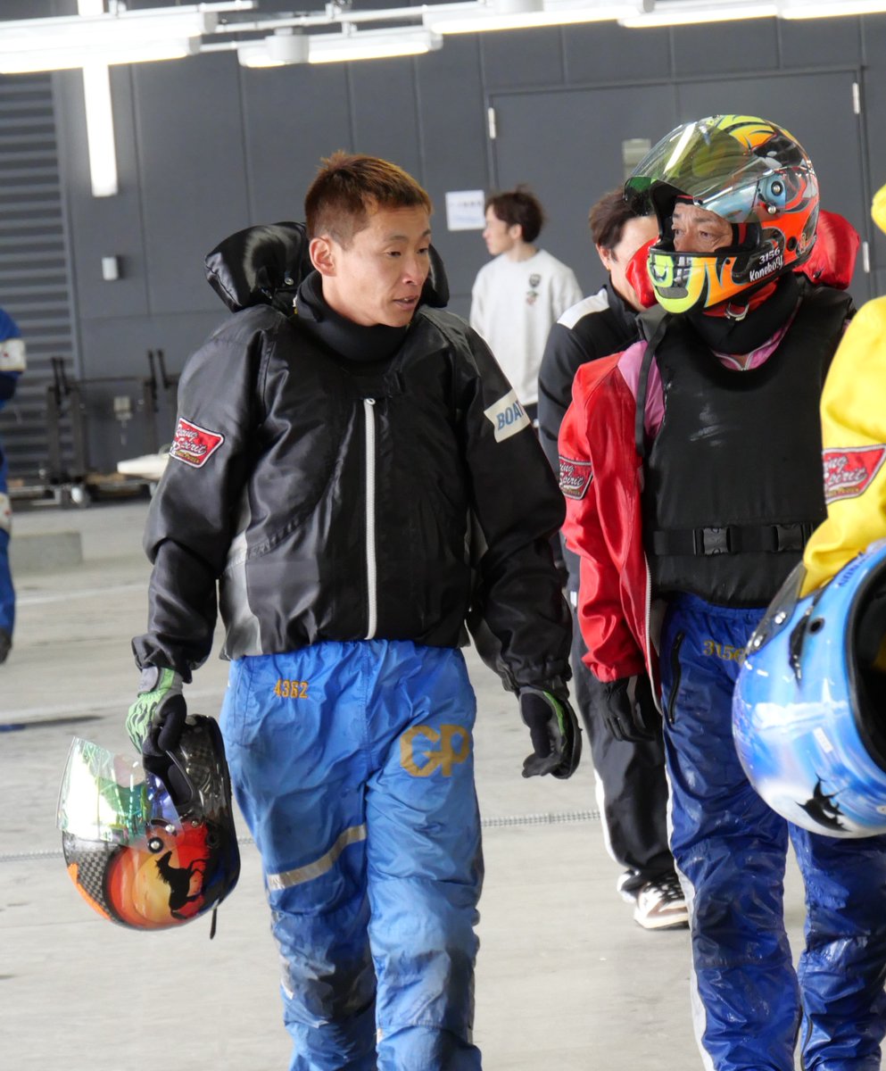ボートレース尼崎 4日間シリーズ】#土屋智則（41＝群馬、写真左）が2
