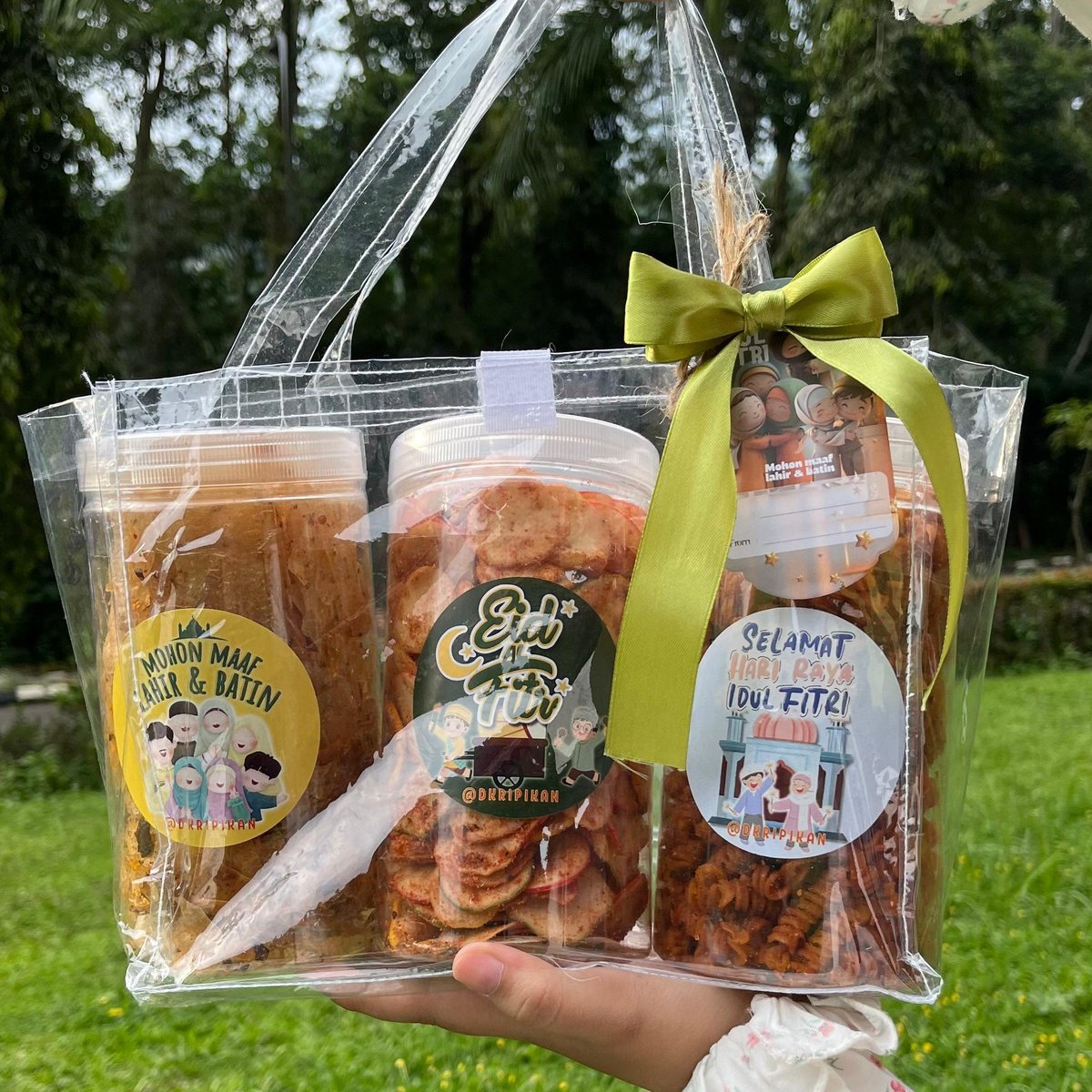 april jual kripik kuda lumping 🦖 tweet media