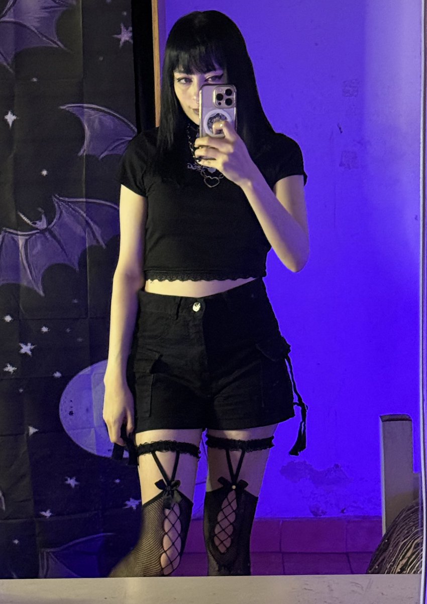 Annie🖤 tweet media