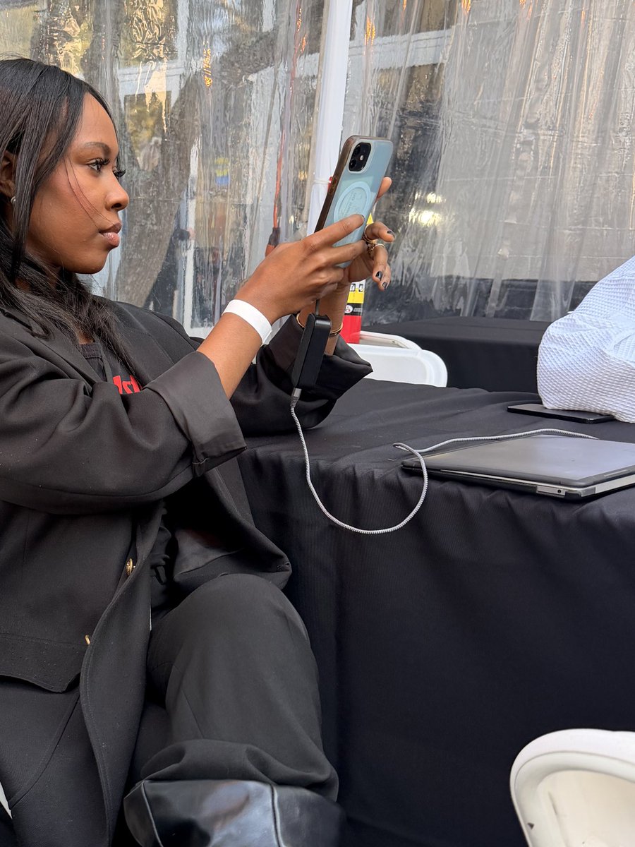 whitneytalks tweet media