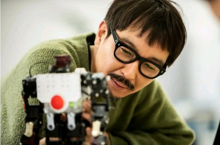 3 Career Questions To Ask Instead Of ‘Follow Your Passion’

Career questions to ask instead of follow your passion—build skills, find meaning, and grow with confidence. 

DETAILS: semasocial.com/blog/25910