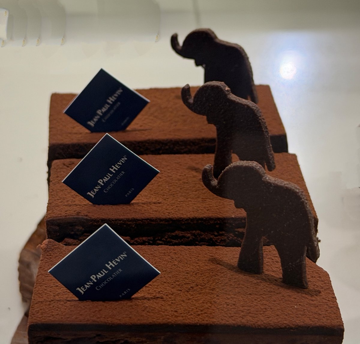DreamingPippin's tweet image. Gourmandises de Paris I
🐶✌️

日本より安いです😋
#パリ散歩
#Chocolate #ChocolateLover