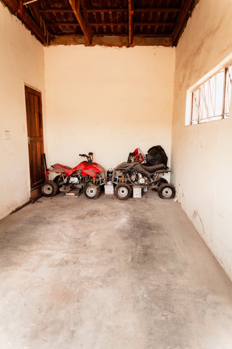 Umshuthi📸 tweet media