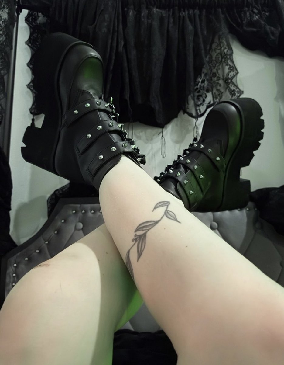 🕸 𝖍𝖎𝖊𝖗𝖔 𝖕𝖍𝖆𝖓𝖙𝖔𝖒 🕸 tweet media