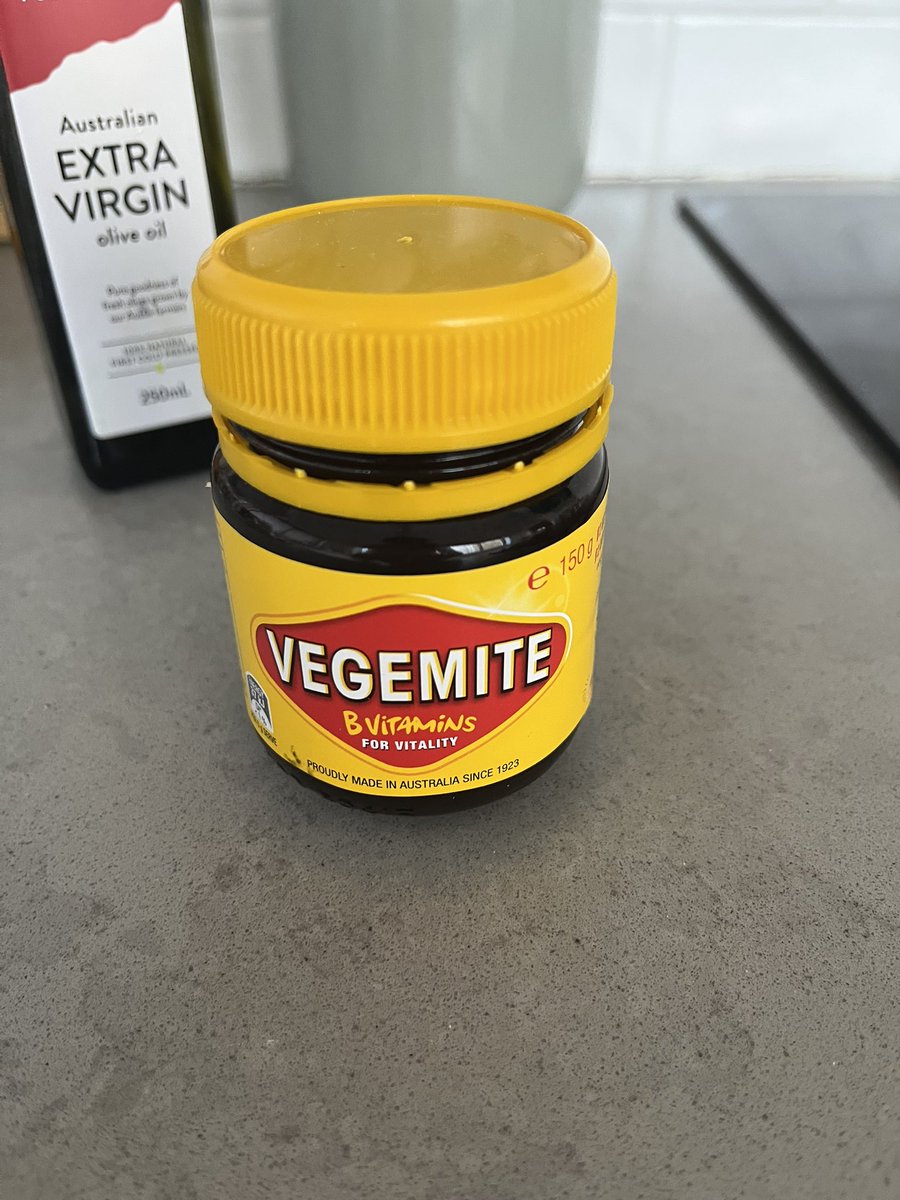 gigi 𓂃⋆.˚ tweet media