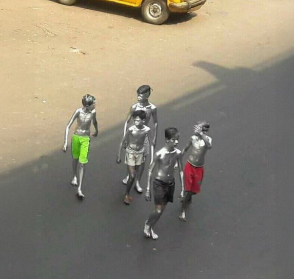 dominos_india's tweet image. The 5 packets of Domino’s oregano seasoning in my fridge coming to save every dish

#DominosPizza #Holi2026 #HappyHoli #Oregeno #Pizza