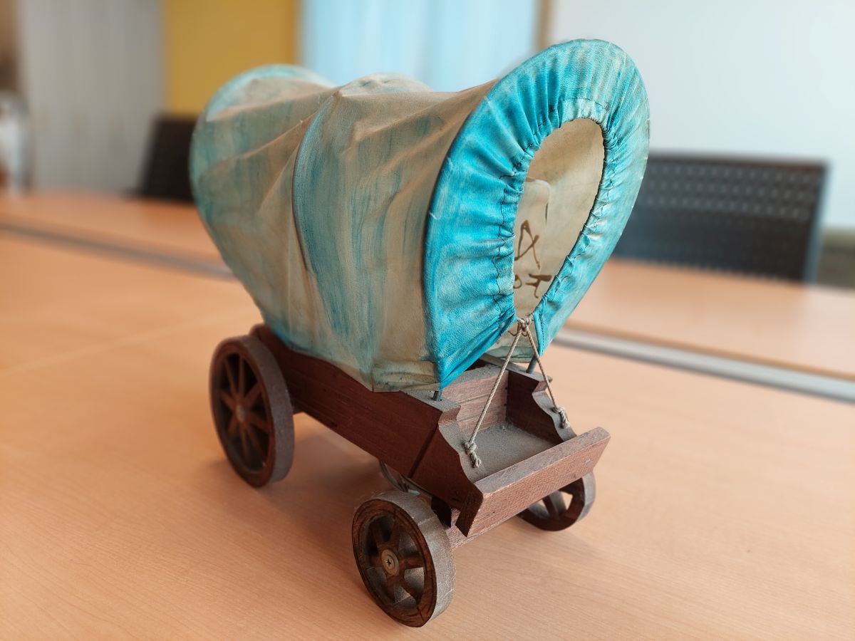 このトレーラーは19世紀半ば (主に1840年代〜1860年代) のアメリカ西部