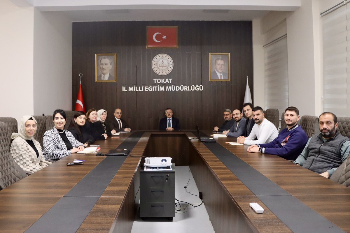 Tokat İl Milli Eğitim Müdürümüz sayın Hüseyin Kır başkanlığında, Şube Müdürü Vahap Gül’ün katılımlarıyla Ar-Ge birimimizin haftalık değerlendirme ve istişare toplantısı gerçekleştirildi.