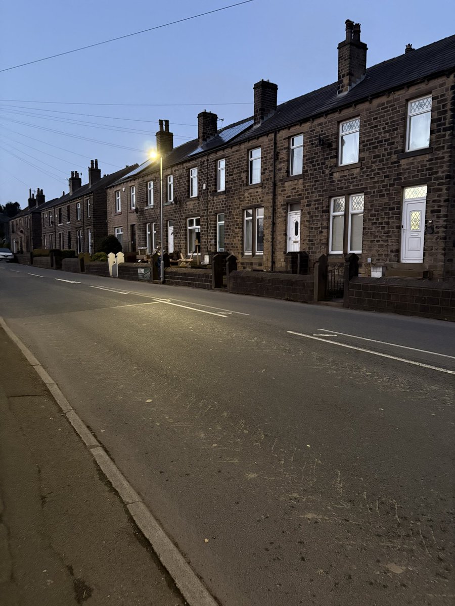 pixiewoowoo's tweet image. First time setting off to work and it’s not DARK.. and I can hear birds singing #springiscoming