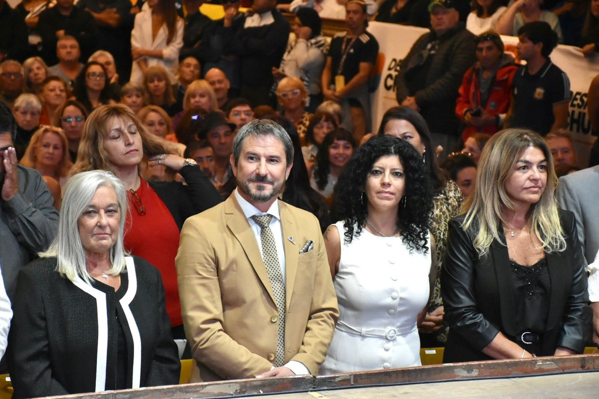 Hoy abrimos el período de sesiones ordinarias del Concejo Deliberante de Trelew, con un Teatro Español colmado y el acompañamiento de muchos vecinos e instituciones de la ciudad.

Repasamos lo realizado durante 2025 en un contexto económico desafiante, donde priorizamos el orden