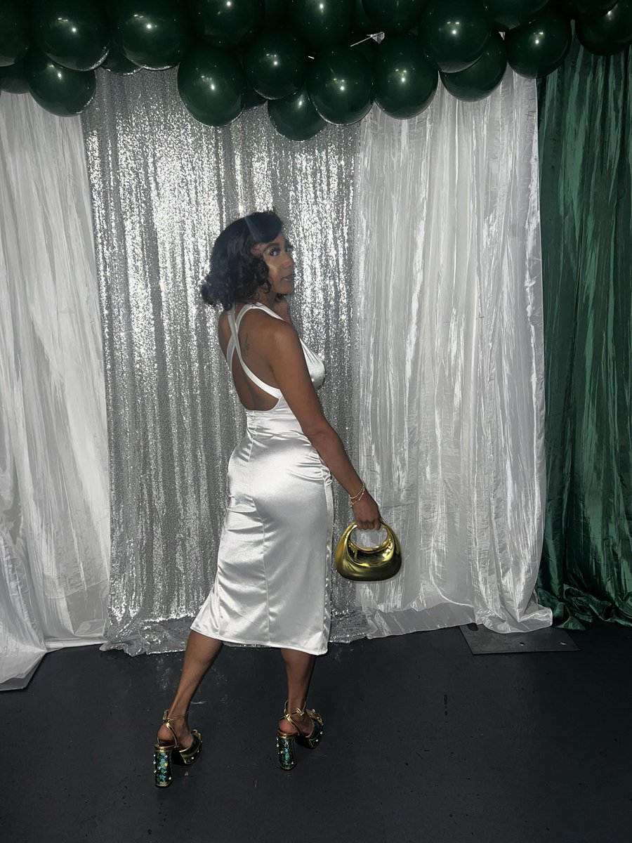 _ItsBre's tweet image. ✨Graceful, Grounded. Unavailable for Nonsense. Peace looks good on me, So does my confidence🤍
#KT All White Party