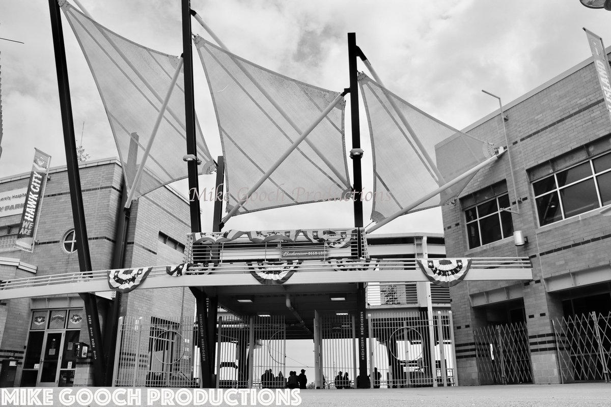 MikeGooch_Pics's tweet photo. Staten Island Ferry Hawks Ballpark by #MikeGoochProductions
#photography #photo #nycphotographer #FollowThisPhotoGuy #PhotographyIsArt #streetphotography #streetphotographer #baseball #statenisland #FerryHawks #blackandwhitephotography @FerryHawks https://t.co/pZcx58hzdQ