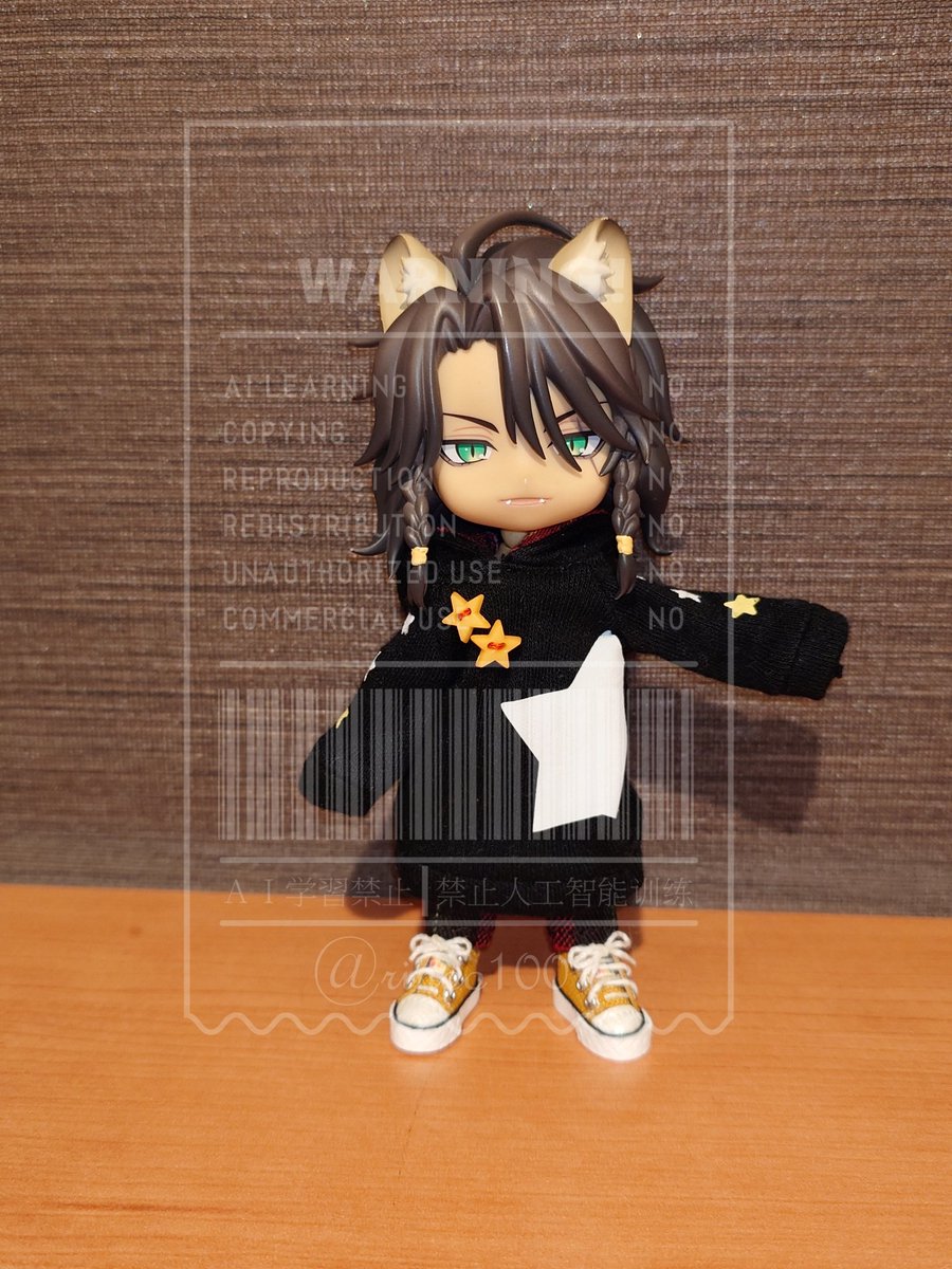 今日は星柄パーカー✕チェックパンツ✕スニーカーでお出掛け