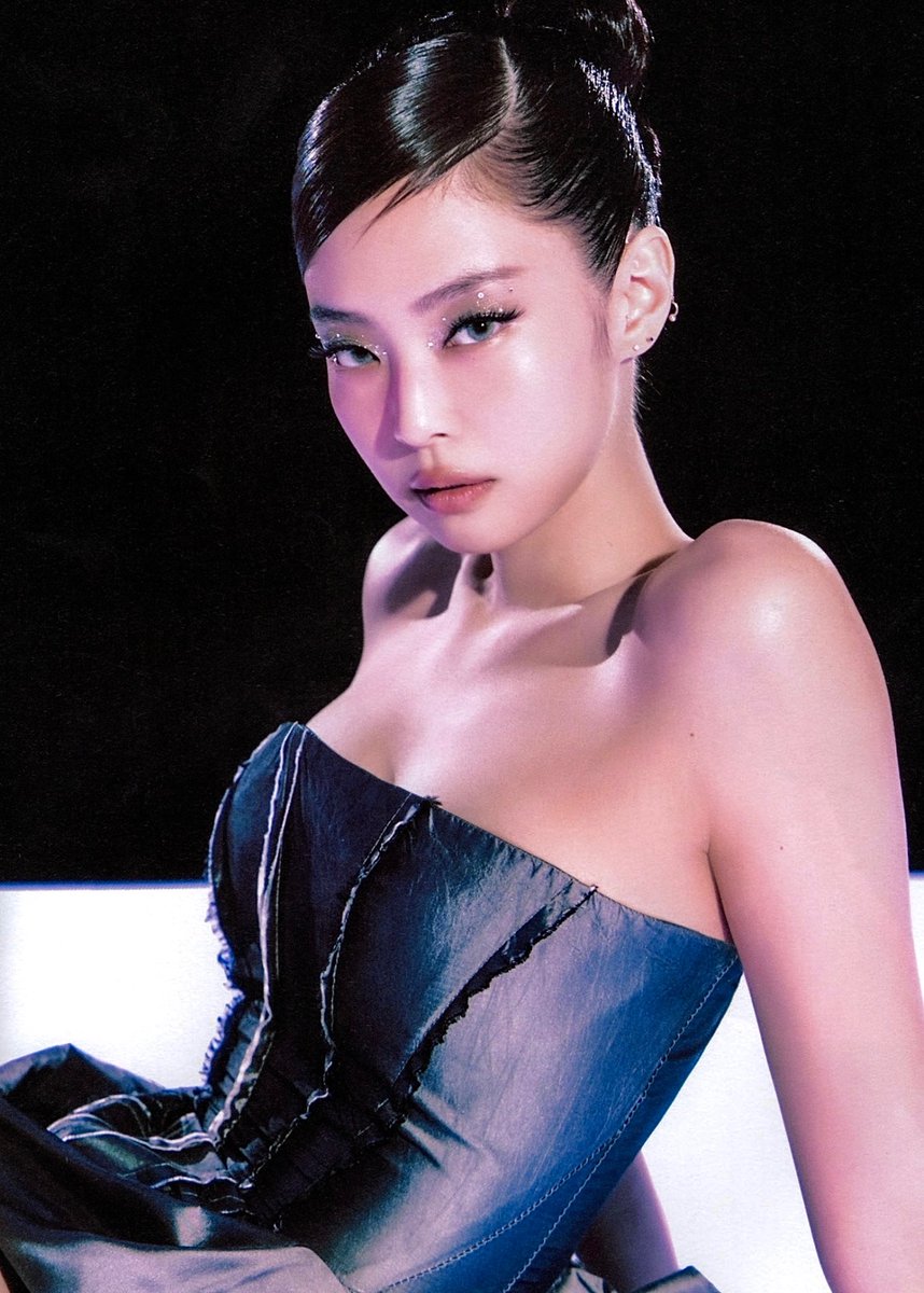 JENNIE ranks #1 on the Individual Female Idol Group Brand Reputation Ranking for March 2026.