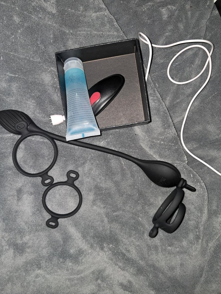 Review_Hunter22's tweet photo. The silicone material is soft and smooth.😊😊😊
The included small rechargeable remote control makes switching between different vibration modes convenient.😘😘😘
This stimulating prostate massager is highly recommended.😍😍😍
#sextoy #sextoytest #sexsaddle #adulttoy【US】 https://t.co/b0ueLZJxH9