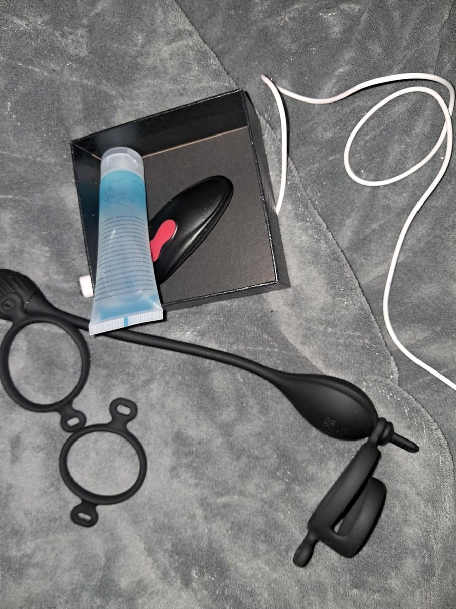 Review_Hunter22's tweet photo. The silicone material is soft and smooth.😊😊😊
The included small rechargeable remote control makes switching between different vibration modes convenient.😘😘😘
This stimulating prostate massager is highly recommended.😍😍😍
#sextoy #sextoytest #sexsaddle #adulttoy【US】 https://t.co/b0ueLZJxH9