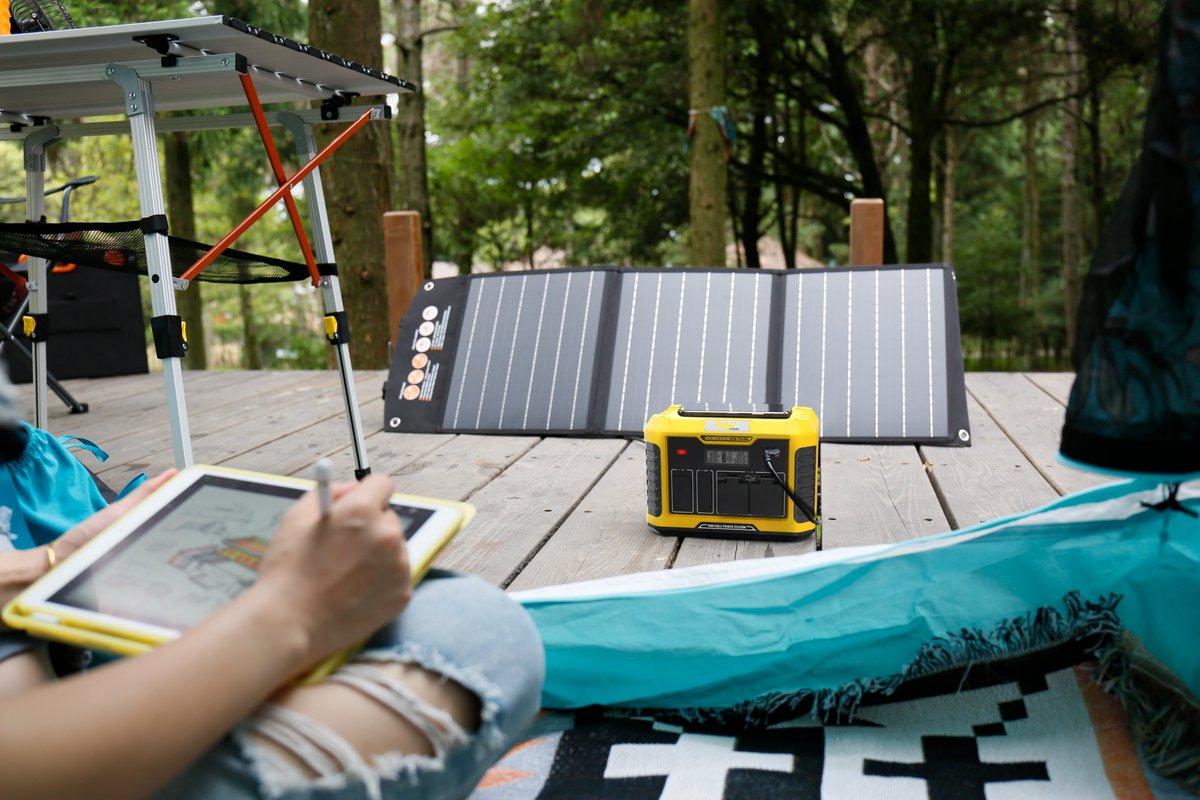 🔆 Power Your Mountain Escape
From golden hour views to quiet time in the tent, TogoPower keeps your off-grid moments running—iPad streaming, peace uninterrupted. 🏕📱⚡
#togopower #portablepowerstation #mountaincamping #offgridlife #campvibes