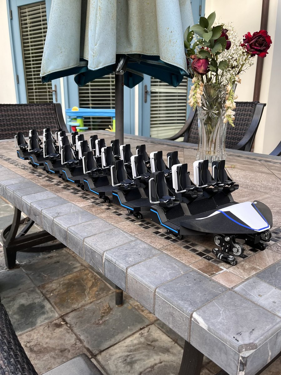 500+ hours of modeling and well over 1000 hours of printing later, i’m finally done with my 1:15 scaled replica of Hyperion at <a href="/EnergyLandia/">EnergyLandia</a> !!!!!