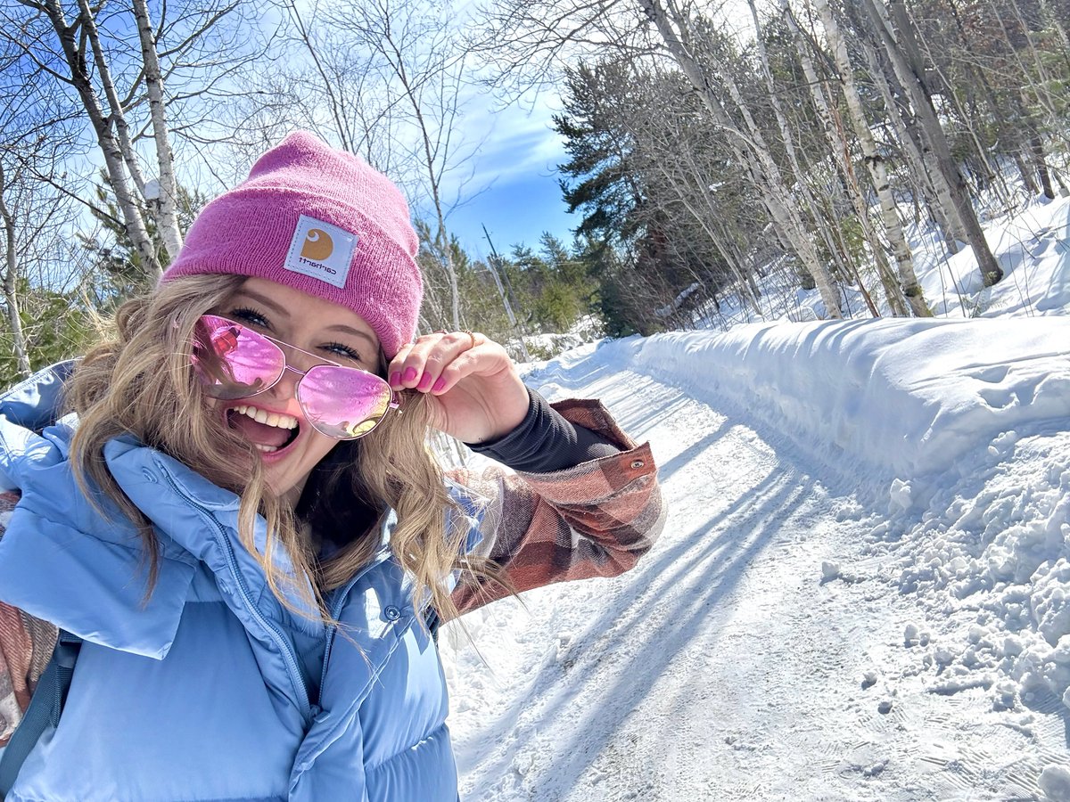 HeyItsMeMissJT's tweet photo. Postcards from Northern Ontario, Canada. PS: It's still winter here. #MyLifeInPixels #Hiking #OutdoorFitness #March Who let this kid loose?! π€£ #GetUp #GetOutside #GetActive #GetLost #WeekdayUpdate #RamseyLake #GoTheDistance βοΈπβοΈ https://t.co/fSIPEcLG88