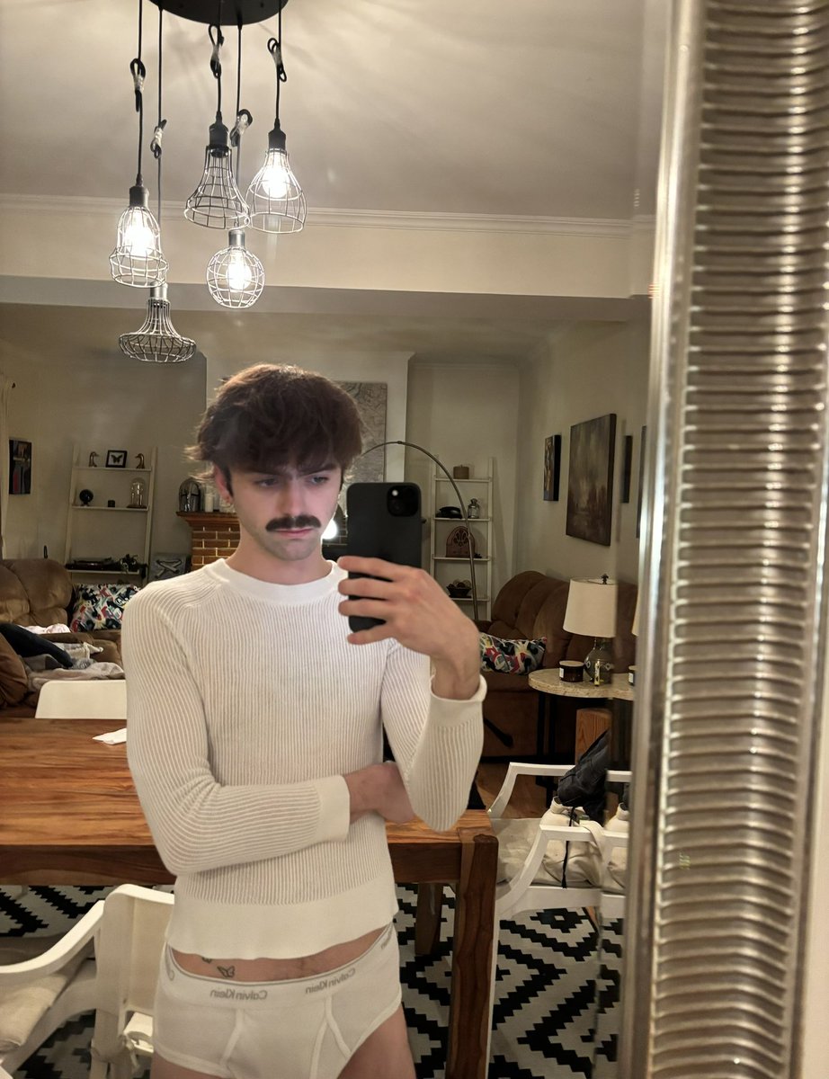 ✰matty✰ tweet media