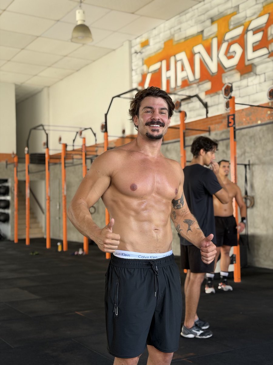 patricinha comunista tweet media