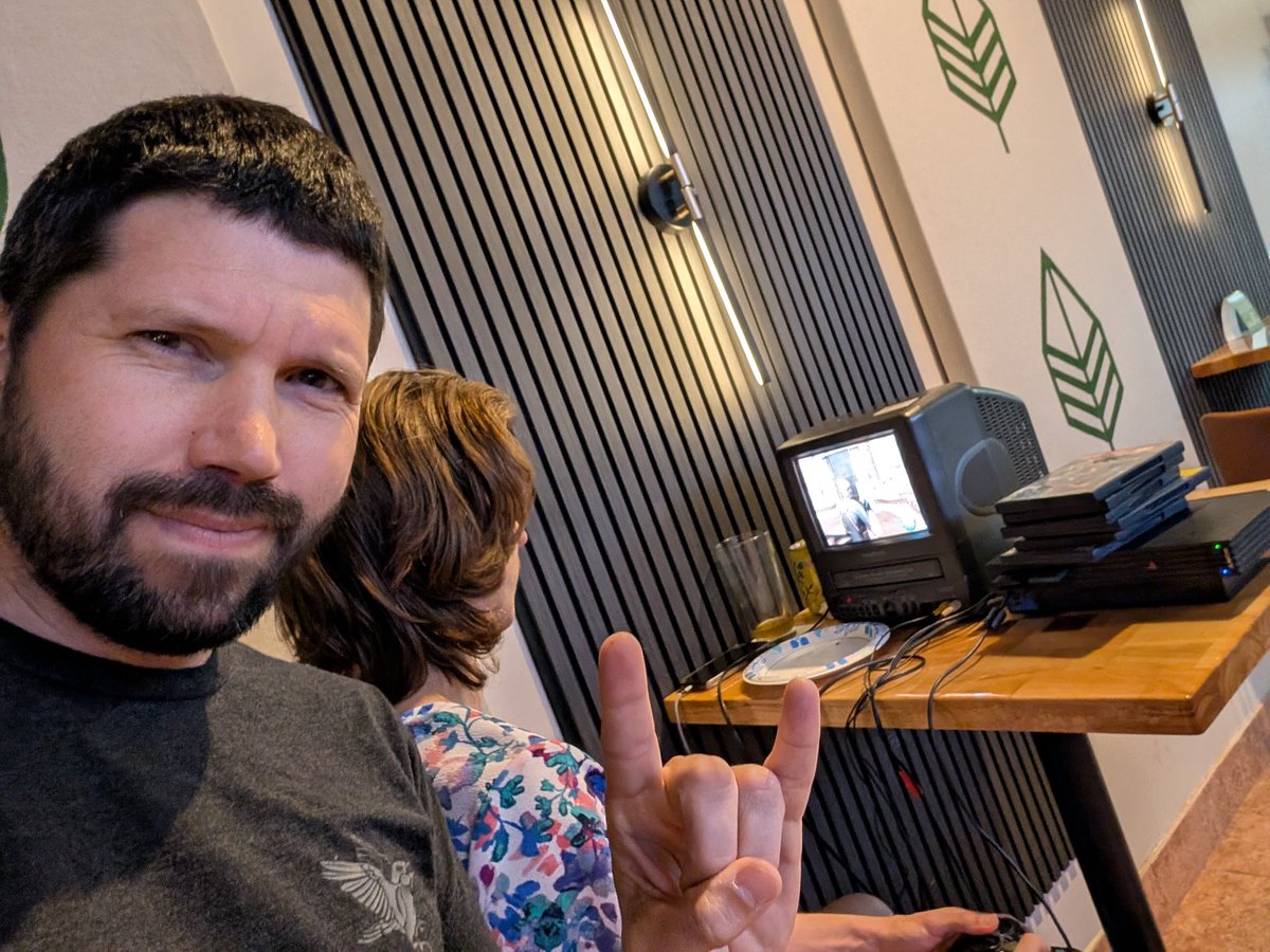 Drew Roberts tweet media