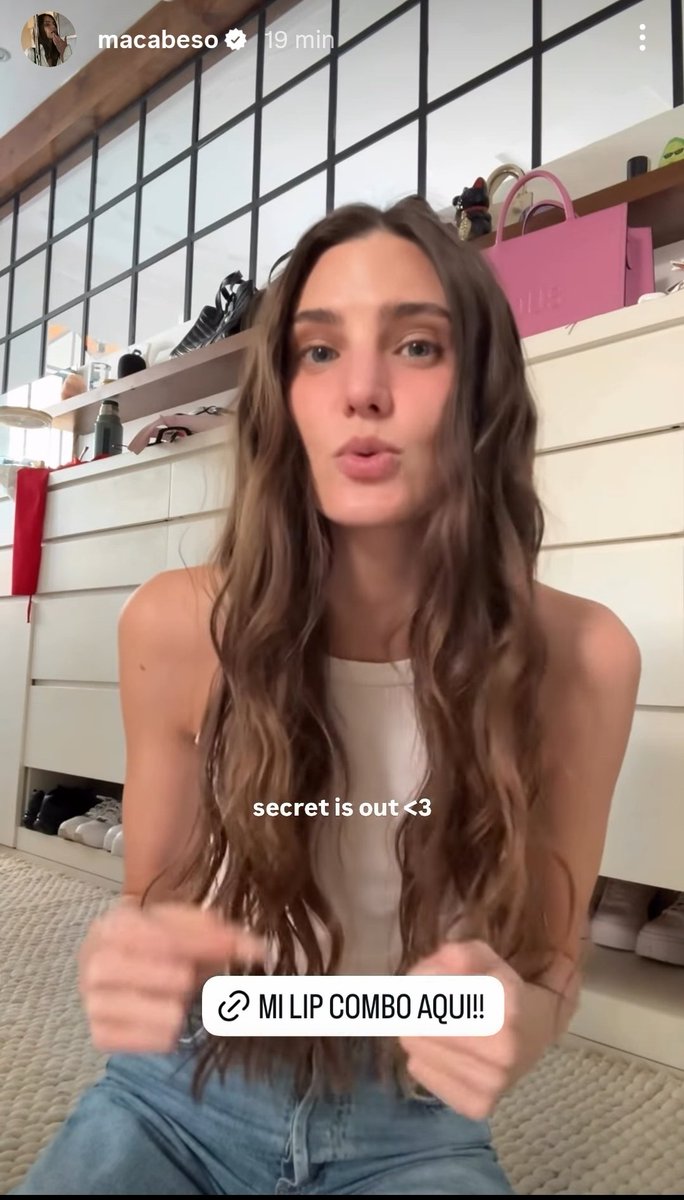 DieWahrit23's tweet photo. #NOVIALAVANDA 1️⃣ tiene q vender el 🤹‍♂️ 🎪 #MACCOSMETICS tremenda 💍 tienen como cara d s marca sino q l diga @SamsungMexico @tousjewelry @CocaColaMx d l única manera Q suba publicidad es jalandole las👂 para @macabeso 1️⃣ es #OBEDECER a s #PATRON el #CLOSETERO #JUANGAY🌈#PENAAJENA https://t.co/SAj8x1tChW