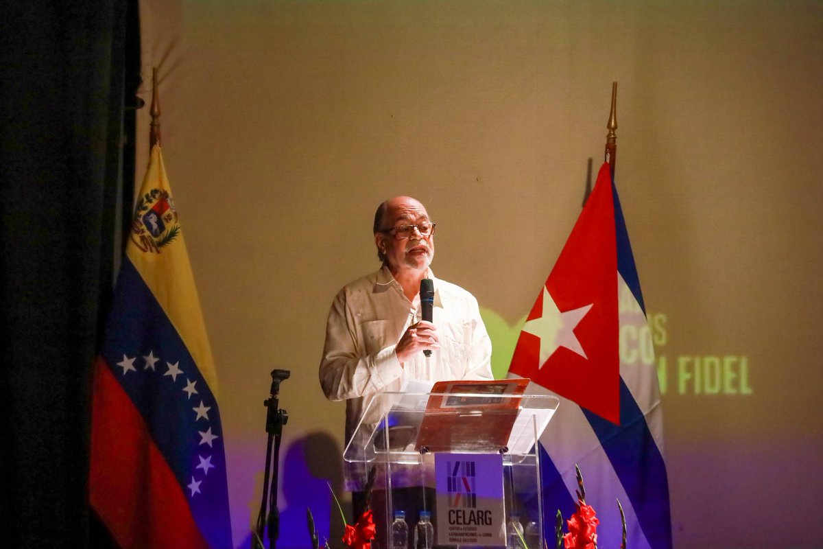 minculturave's tweet photo. Se instaló en el Celarg la Cátedra Libre Fidel Castro, una iniciativa de la Embajada de Cuba y el @Celarg para estudiar el pensamiento geopolítico del líder cubano en su centenario. La actividad comenzó con la conferencia de la profesora Judith Valencia. #FidelCastro #Celarg https://t.co/ZfVQrmyy9T