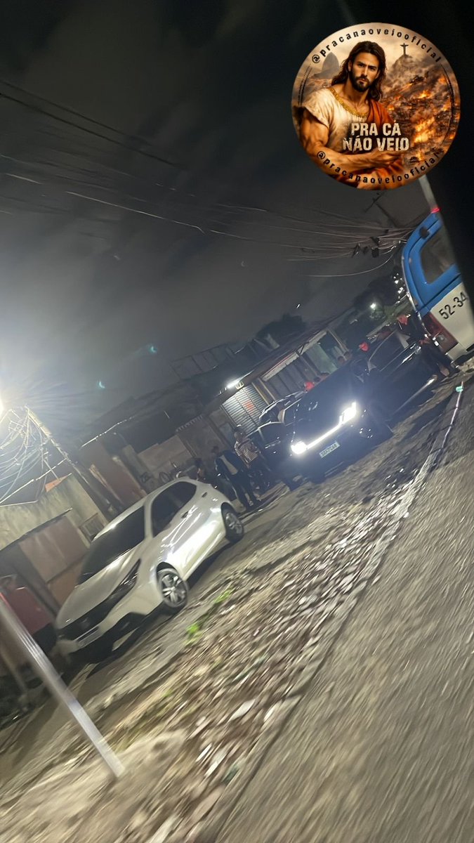 pracanaoveioo's tweet image. ⚠️Tem um carro cheio de baleados no ponto do caneco, Estrada Adhemar Bebiano Inhaúma, tem 2 mortos, 1 na calçada e 1 dentro do carro.

#complexodoalemao