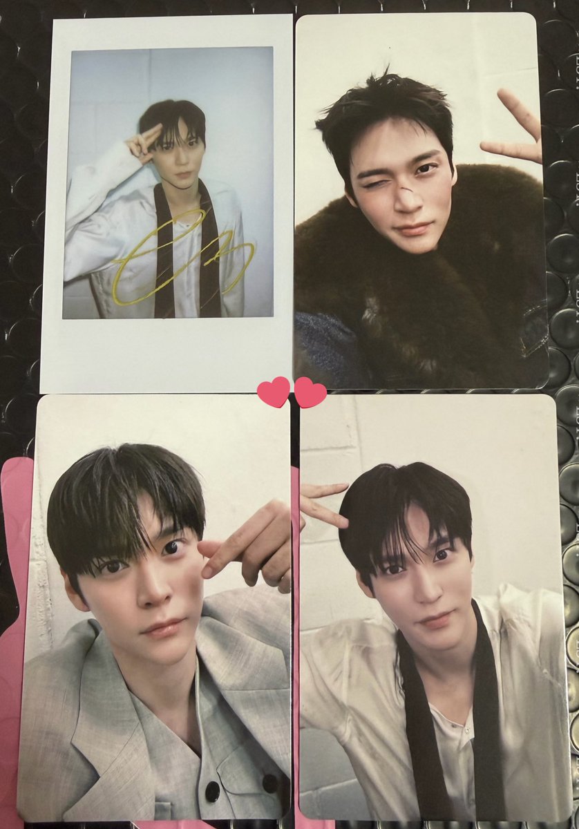 ARENA HOMME+China 
ウンソクさん✨ポラ+トレカ