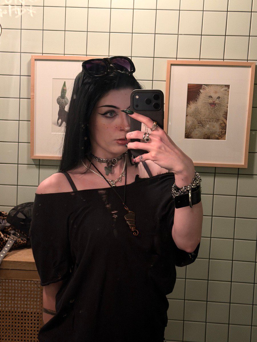 rayfeels💚❤️ tweet media