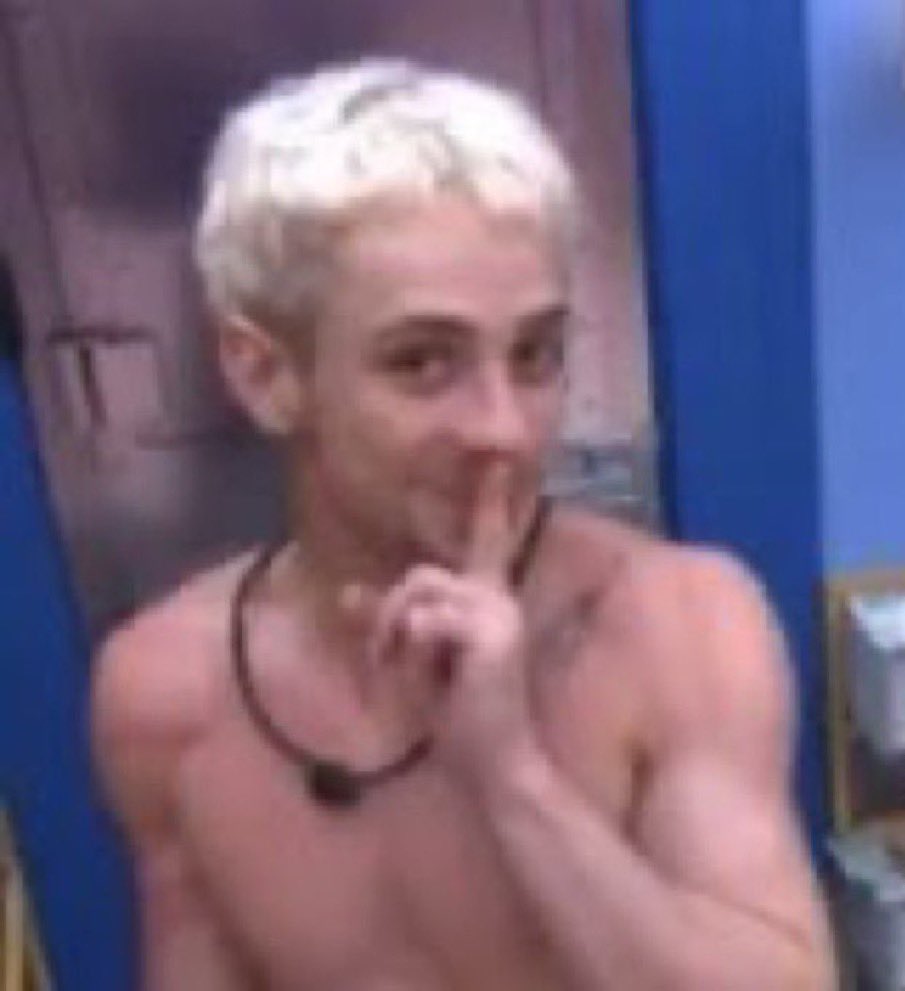 _alvee_s's tweet photo. Juliano se comunicando com Breno depois de voltar da visita no quarto secreto:

#bbb26 #ParedaoBBB #paredaofalso https://t.co/wImXQXFTJl