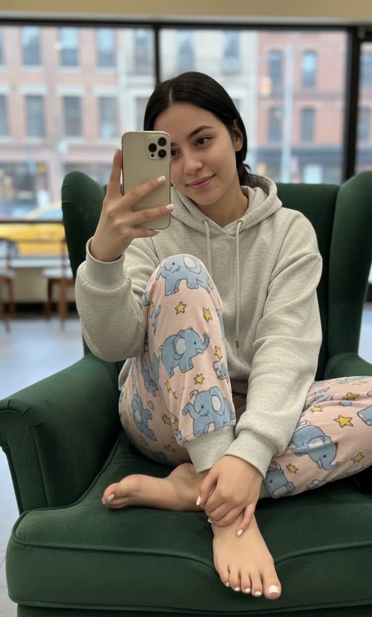 Locura Feet tweet media